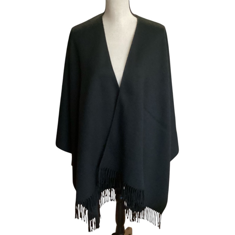 V. FRAAS Acrylic Fringe Wrap Poncho Blanket Scarf